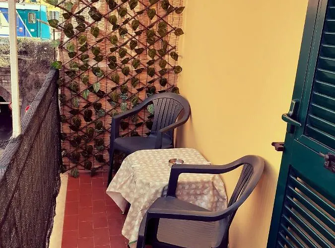 La Maison Des Caprices_ _stazione_5terre La Spezia